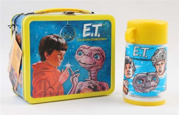 1982 E.T THE EXTRA TERRESTRIAL LUNCHBOX & THERMOS.