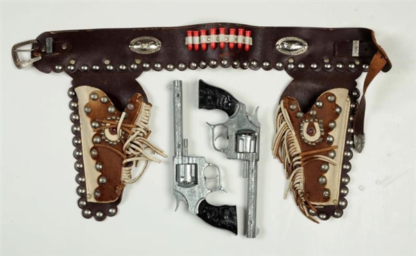 GRIZZLY DOUBLE GUN & HOLSTER SET.                 