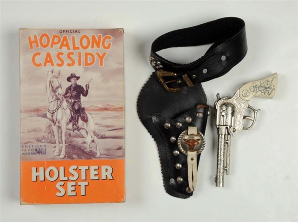 HOPALONG CASSIDY GUN & HOLSTER SET IN BOX.        