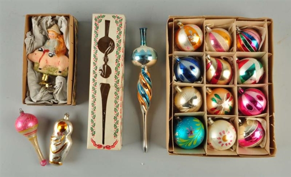 LOT OF 16: CHRISTMAS ORNAMENTS.                   