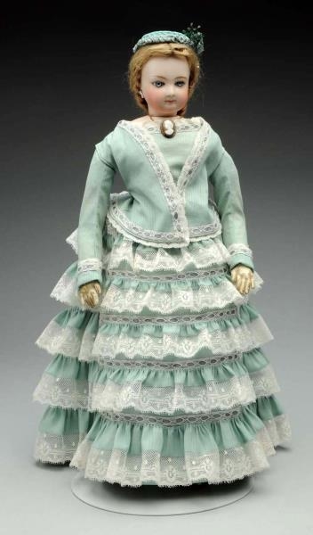 EXQUISITE FRENCH POUPÉE DOLL.                     