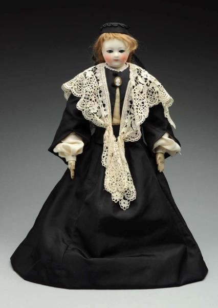 LOVELY FRENCH CHINA LADY DOLL.                    