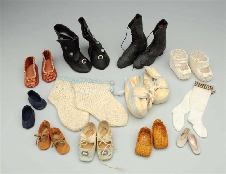 LOT OF DOLL SHOES.                                