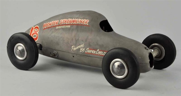1940 RICHTER CABIN STREAMLINER #18 GAS POWER CAR. 