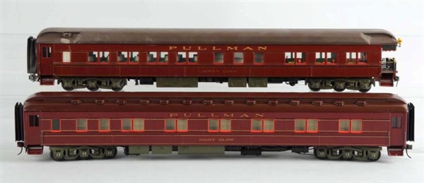 LOT OF 2: CONTEMPORARY PULLMAN CARS.              