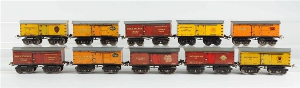 LOT OF 10: O GAUGE IVES BOXCARS.                  