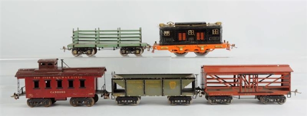 LOT OF 5: IVES 3236 ELEC. ENGINE & 4 FREIGHT CARS.