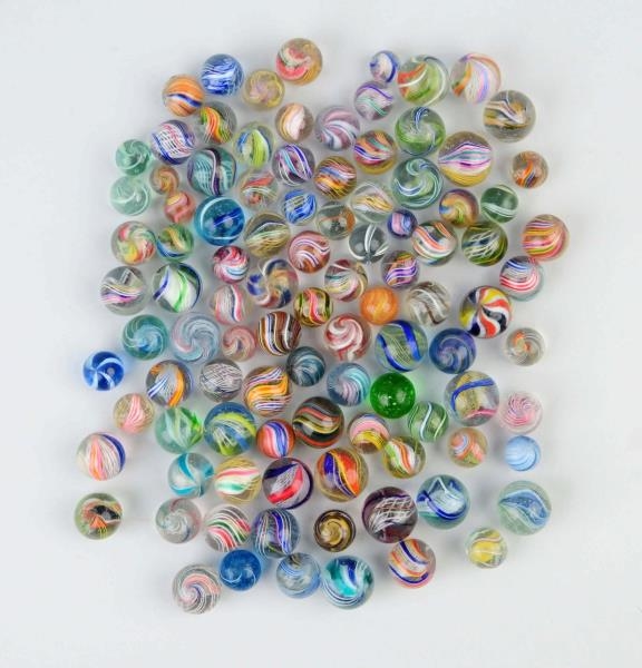 LOT OF APPROXIMATELY 100 HANDMADE MARBLES.        
