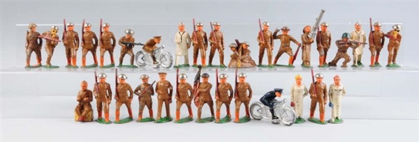 LOT OF 32:  BARCLAY TYPE TOY SOLDIERS.            