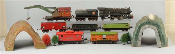LIONEL #255 FREIGHT TRAIN SET WITH ACCESSORIES.   
