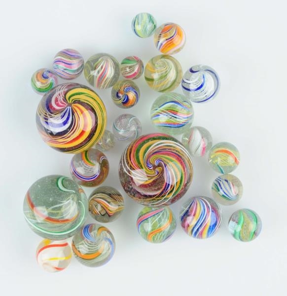 LOT OF 25: SWIRL MARBLES.                         