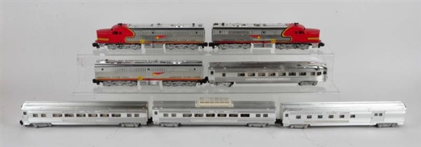 LARGE LOT OF AMERICAN FLYER TRAIN CARS.           