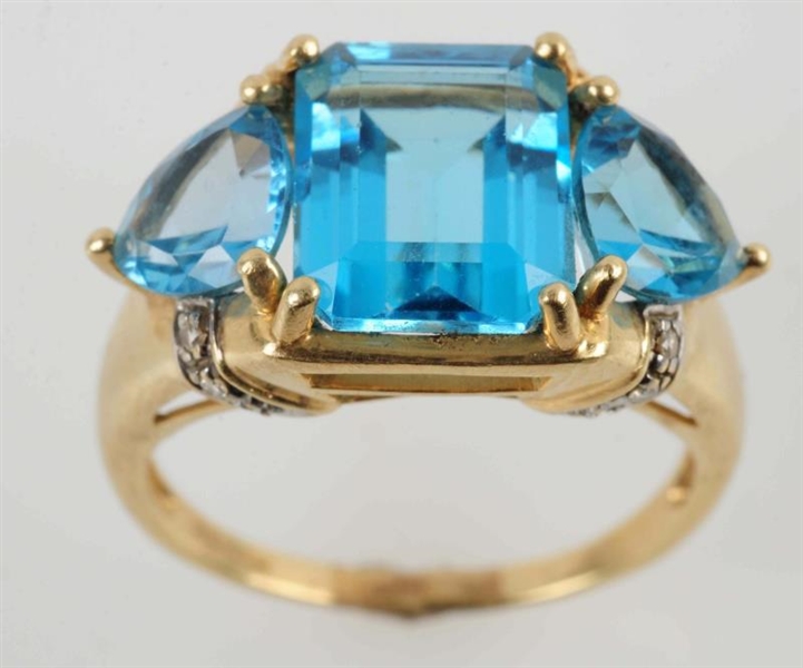 SWISS BLUE TOPAZ RING IN YELLOW GOLD              