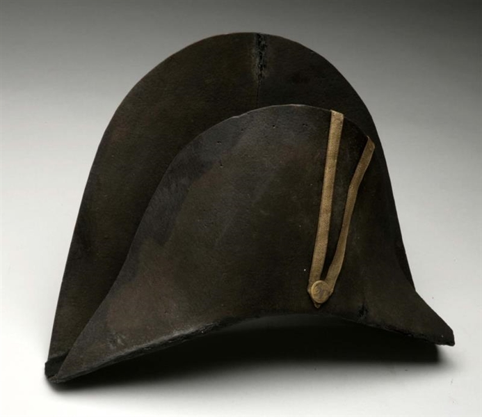 FRENCH OFFICERS BICORN CHAPEAU.                  