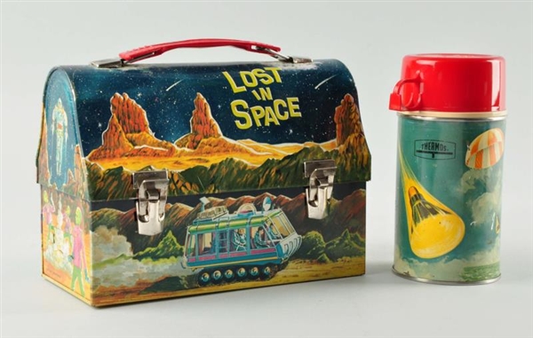 LOST IN SPACE LUNCH BOX.                          