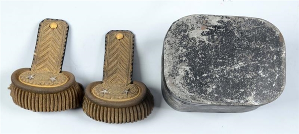 FRENCH OFFICERS EPAULETTES IN TIN BOX.           