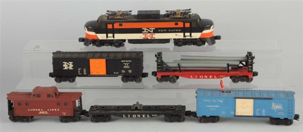 LIONEL NO. 2279W BOXED FREIGHT SET.               