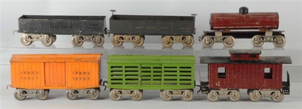 LOT OF 6:  LIONEL 10 SERIES FREIGHT CARS.         