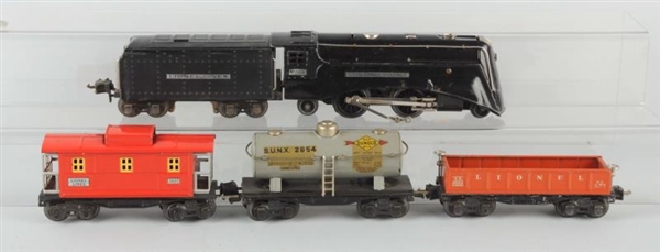 LOT OF 5: LIONEL NO.265 LOCOMOTIVE & FREIGHT CARS.