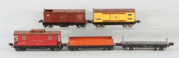 LOT OF 5: LIONEL FREIGHT CARS.                    