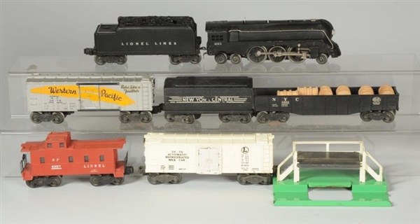 LOT OF 5:  LIONEL NO. 221 ENGINE AND FREIGHT CARS.