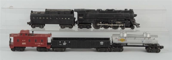 LOT OF 5: LIONEL NO.685 LOCOMOTIVE & FREIGHT CARS.