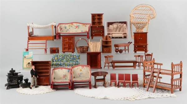 LOT OF ASSORTED WOODEN DOLL FURNITURE.            