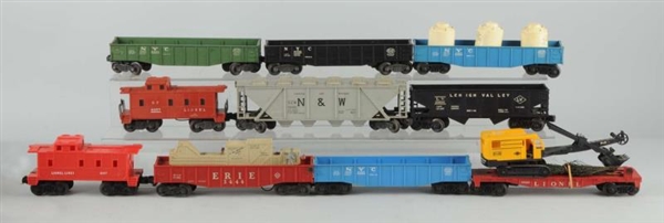 LOT OF 11: LIONEL FREIGHT CARS.                   
