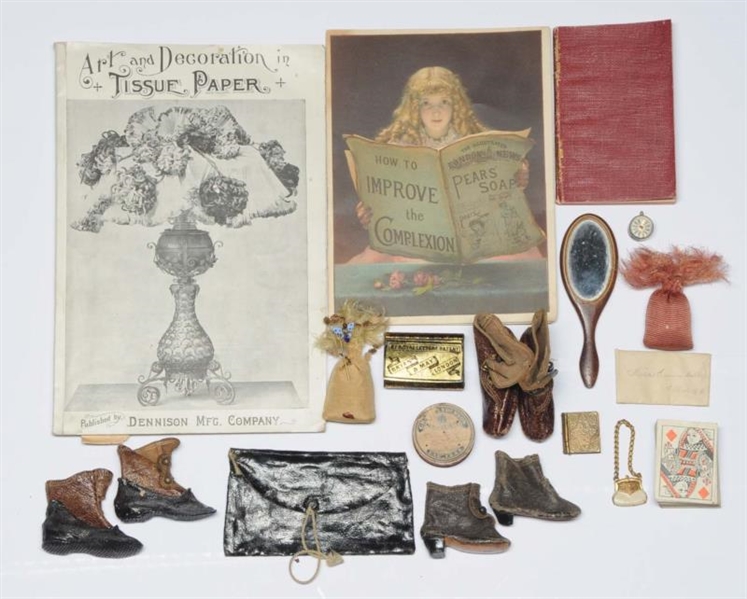 NICE LOT OF FASHION DOLL ACCESSORIES.             