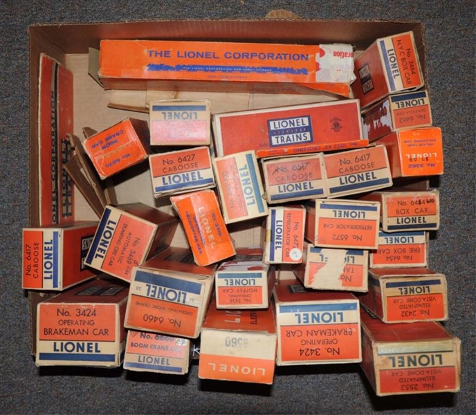 LOT OF ASSORTED LIONEL POST WAR TRAIN BOXES.      