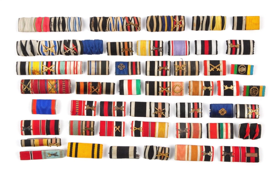 LARGE LOT OF WWI & WWII RIBBON BARS.              