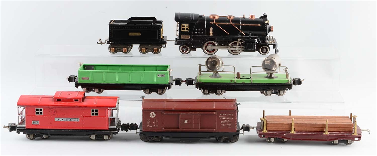 LOT OF 7: LIONEL NO. 262 LOCOMOTIVE & FREIGHT CARS.