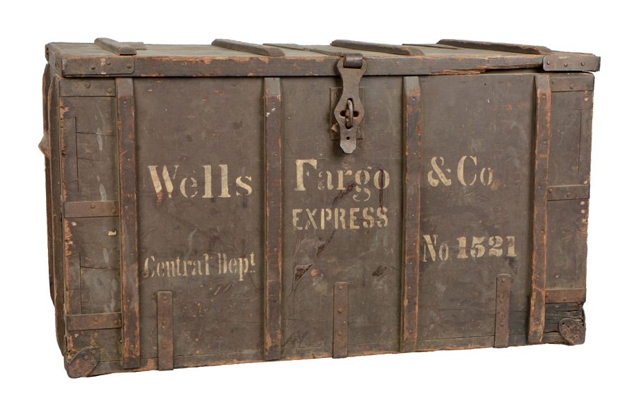 LARGE WELLS FARGO PACKING TRUNK.