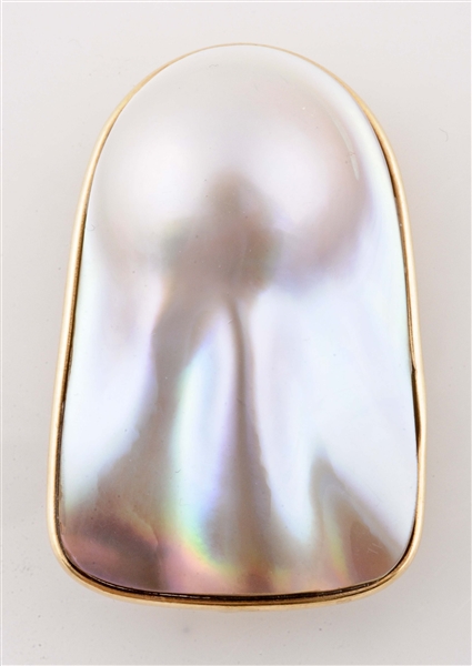 CULTURED MABE PEARL PIN.