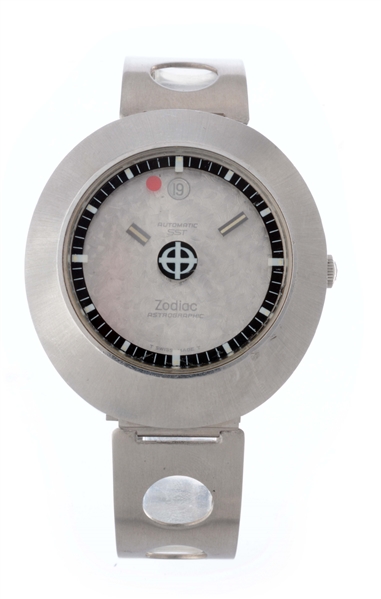 VINTAGE ZODIAC STAINLESS STEEL ASTROGRAPHIC AUTOMATIC WRISTWATCH MODEL NUMBER 882 953.