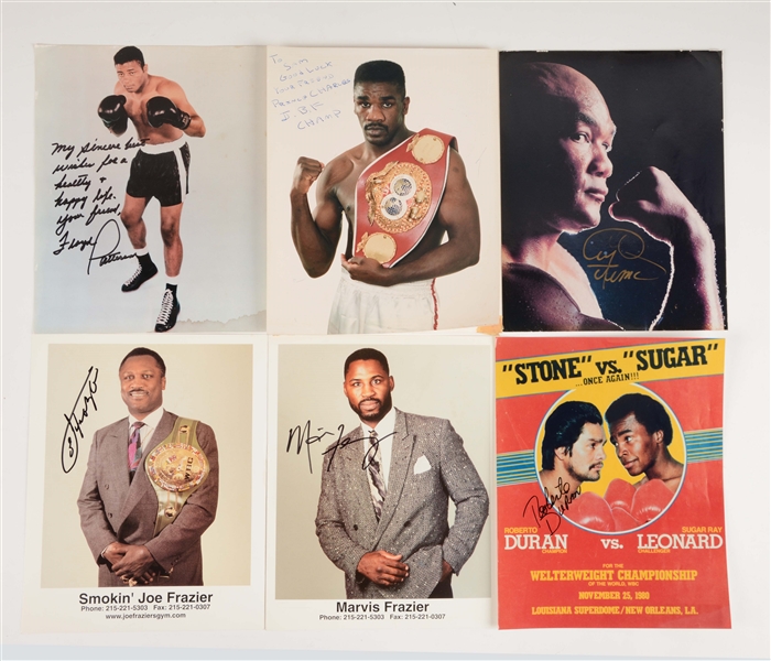 LARGE LOT OF BOXING AUTOGRAPH COLLECTION.