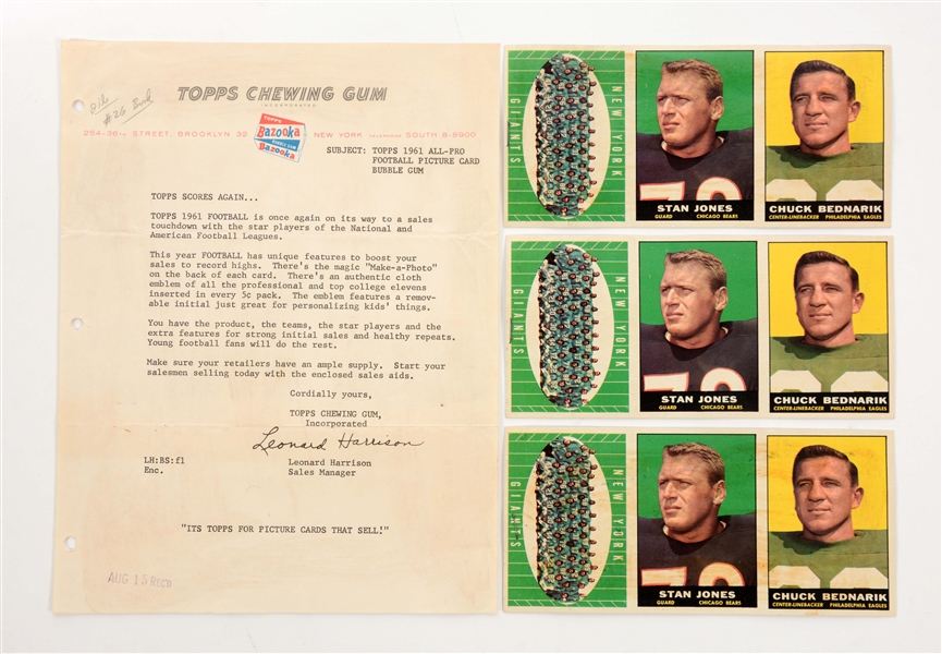 1961 TOPPS FOOTBALL SAMPLE PANELS AND INTRODUCTION LETTER.