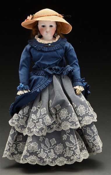 ATTRACTIVE FRENCH FASHION DOLL.