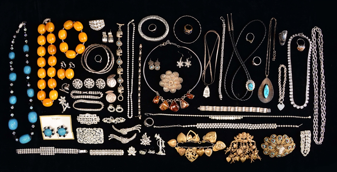 LOT OF ASSORTED COSTUME & STERLING SILVER JEWELRY. 