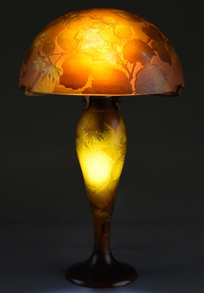 GALLE FLORAL TABLE LAMP.