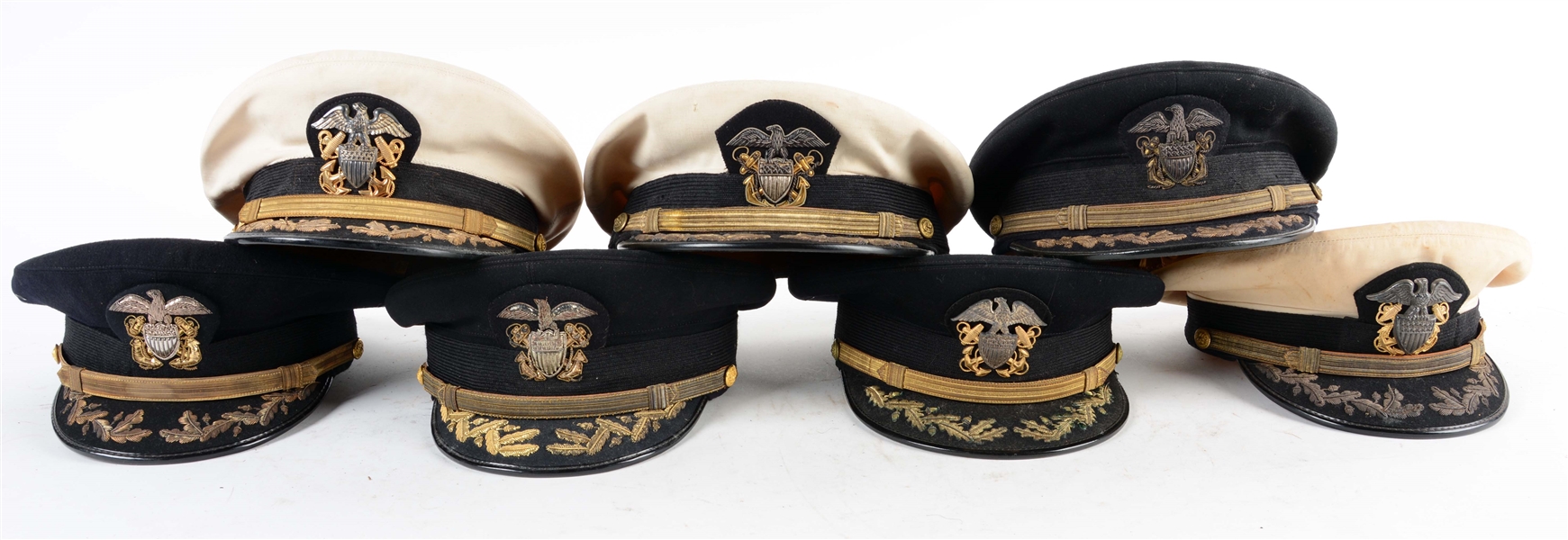 LOT OF 7: WWII PERIOD US NAVY COMMANDER & CAPTAIN OFFICERS CAPS. 