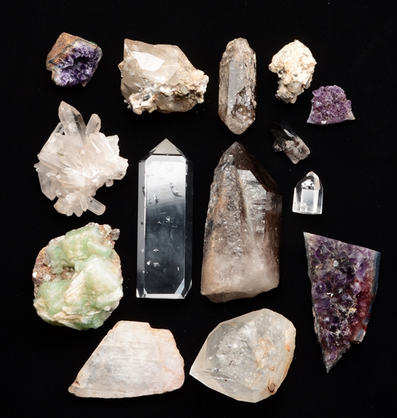 A COLLECTION OF 14: SPECIMENS OF QUARTZ AND AMETHYST CRYSTALS AND CRYSTALS CLUSTERS.