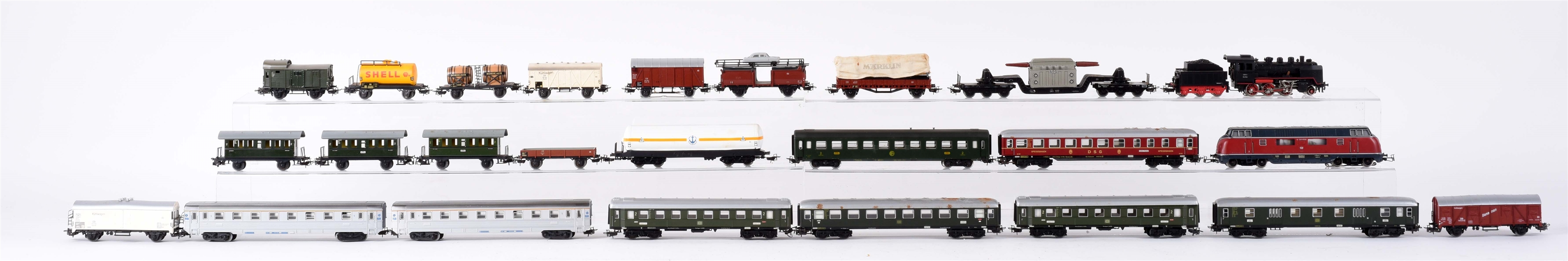 LARGE LOT OF MARKLIN LOCOMOTIVES, PASSENGER & FREIGHT CARS IN BOXES. 