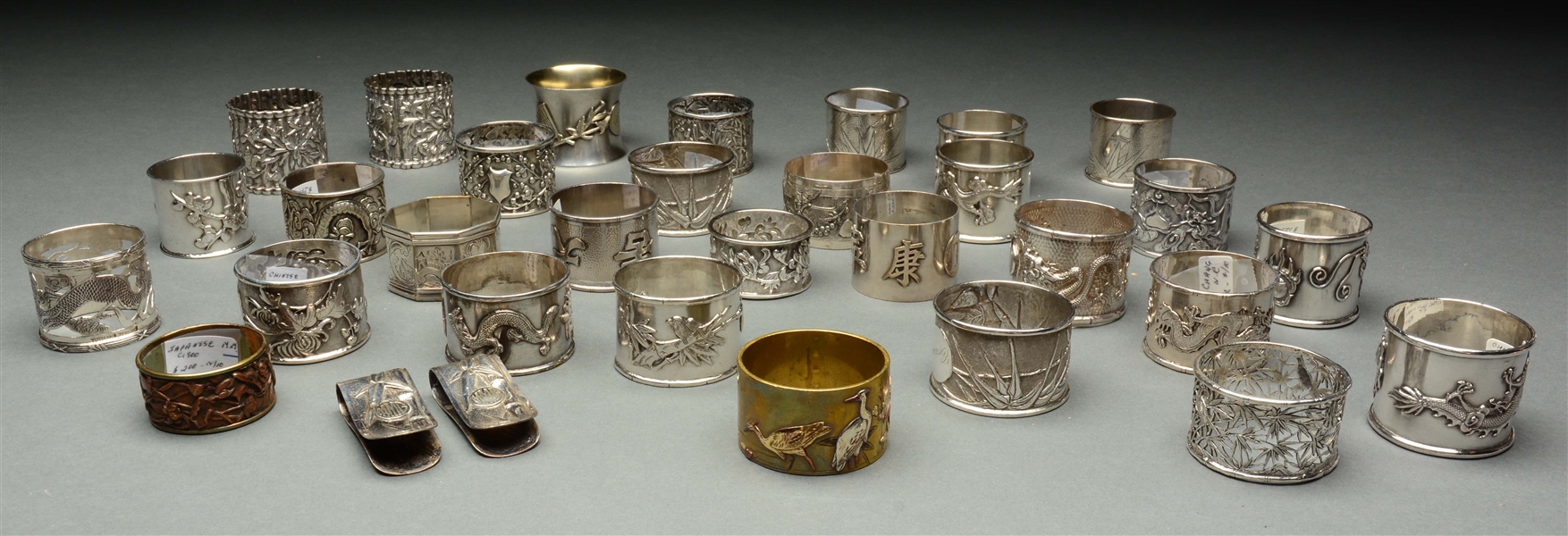 LOT OF 32: CHINESE EXPORT NAPKIN RINGS.