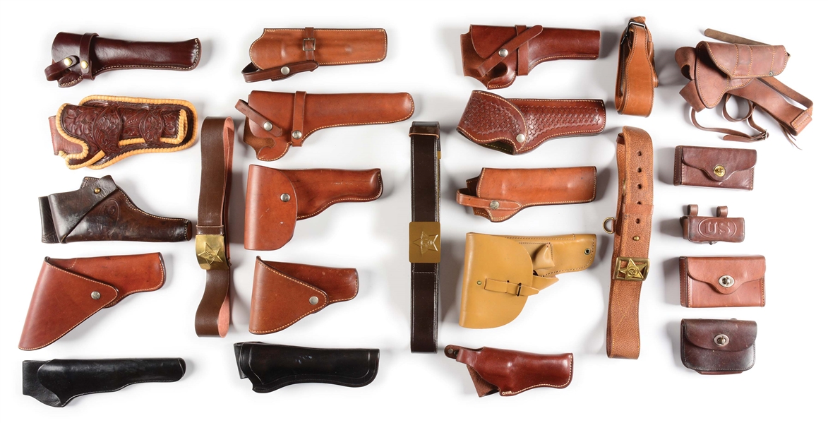 LOT OF 26: CONTEMPORARY HOLSTERS AND ACCESSORIES.