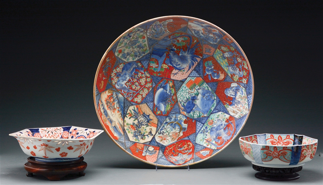 IMPORTANT LARGE IMARI JAPANESE CHARGER TOGETHER WITH TWO IMARI BOWLS.