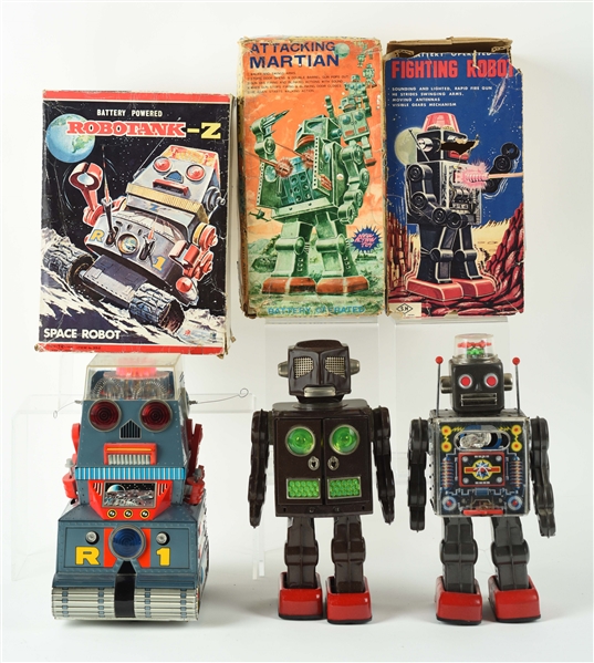 LOT OF 3: ATTACKING MARTIAN, FIGHTING ROBOT & Z ROBOTS IN BOXES.