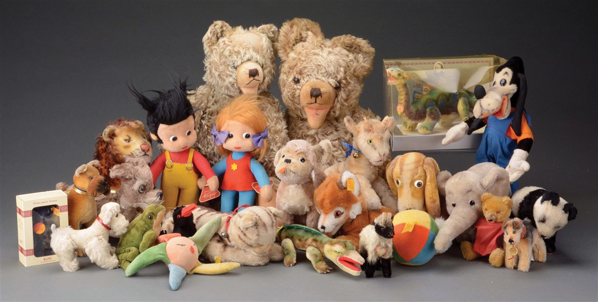 LOT OF APPROXIMATELY 25 VARIOUS VINTAGE AND CONTEMPORARY STEIFF ANIMALS.