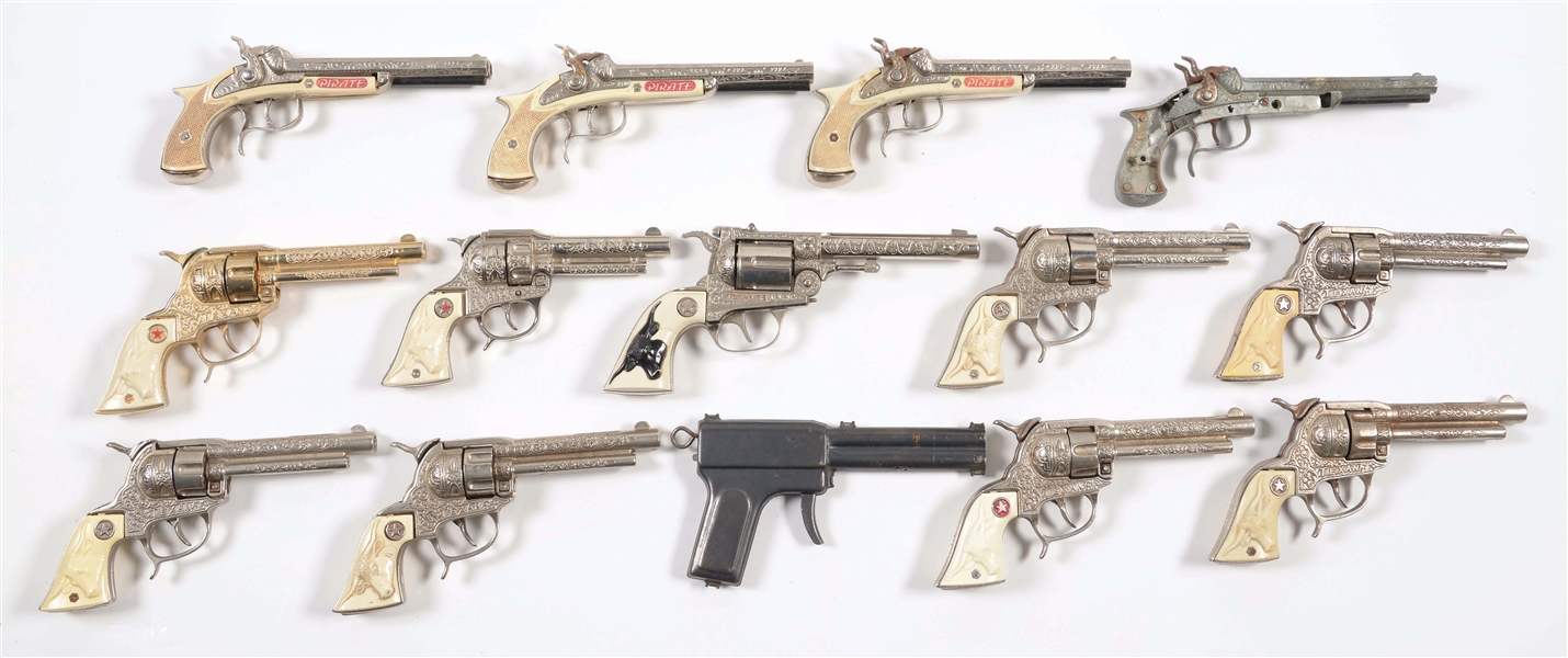 LOT OF 14 VARIOUS CAP AND OTHER CHILDRENS PISTOLS.