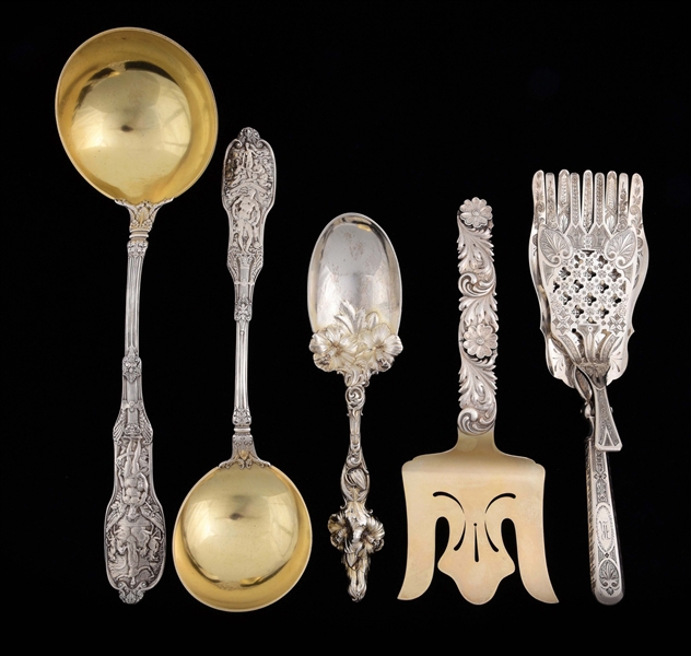 A GROUP OF AMERICAN STERLING SERVING PIECES.